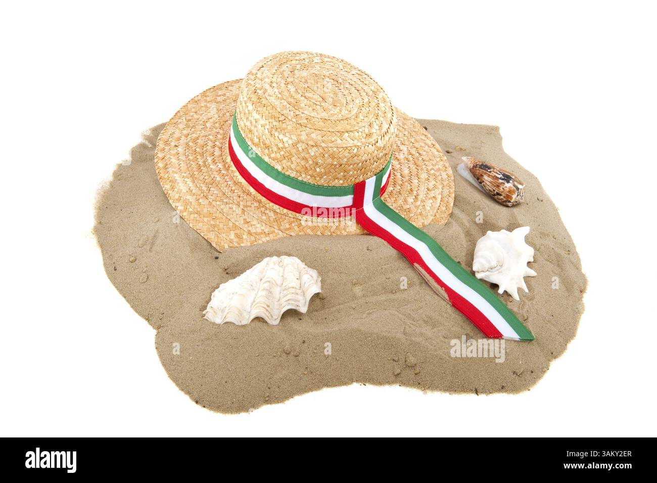 Italienischen Strand mit Stroh hatte und Band in den Sand zu kennzeichnen Stockfoto