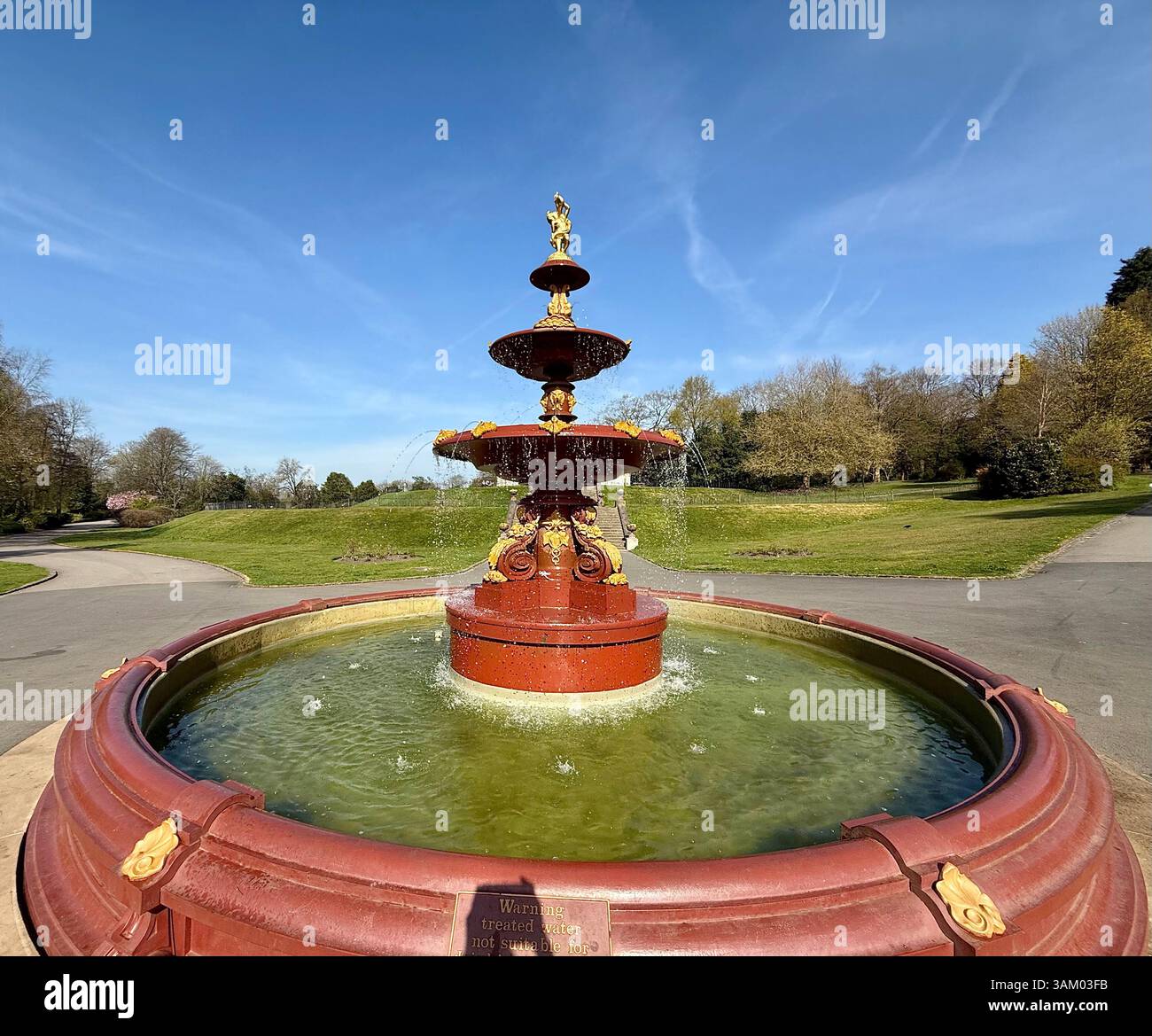Coalbrookdale Fountain im Mesnes Park, Wigan - Smartphone-aufgenommenes Stockfoto