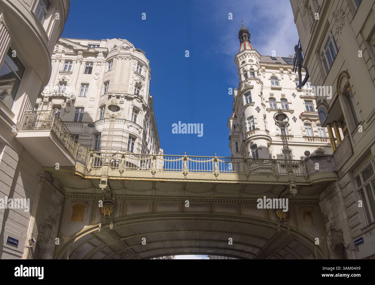 Die Jugendstilhohe Brücke von 1903, Wien, Österreich Stockfoto