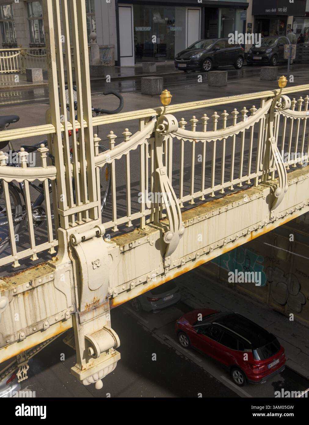 Die Jugendstilhohe Brücke von 1903, Wien, Österreich Stockfoto