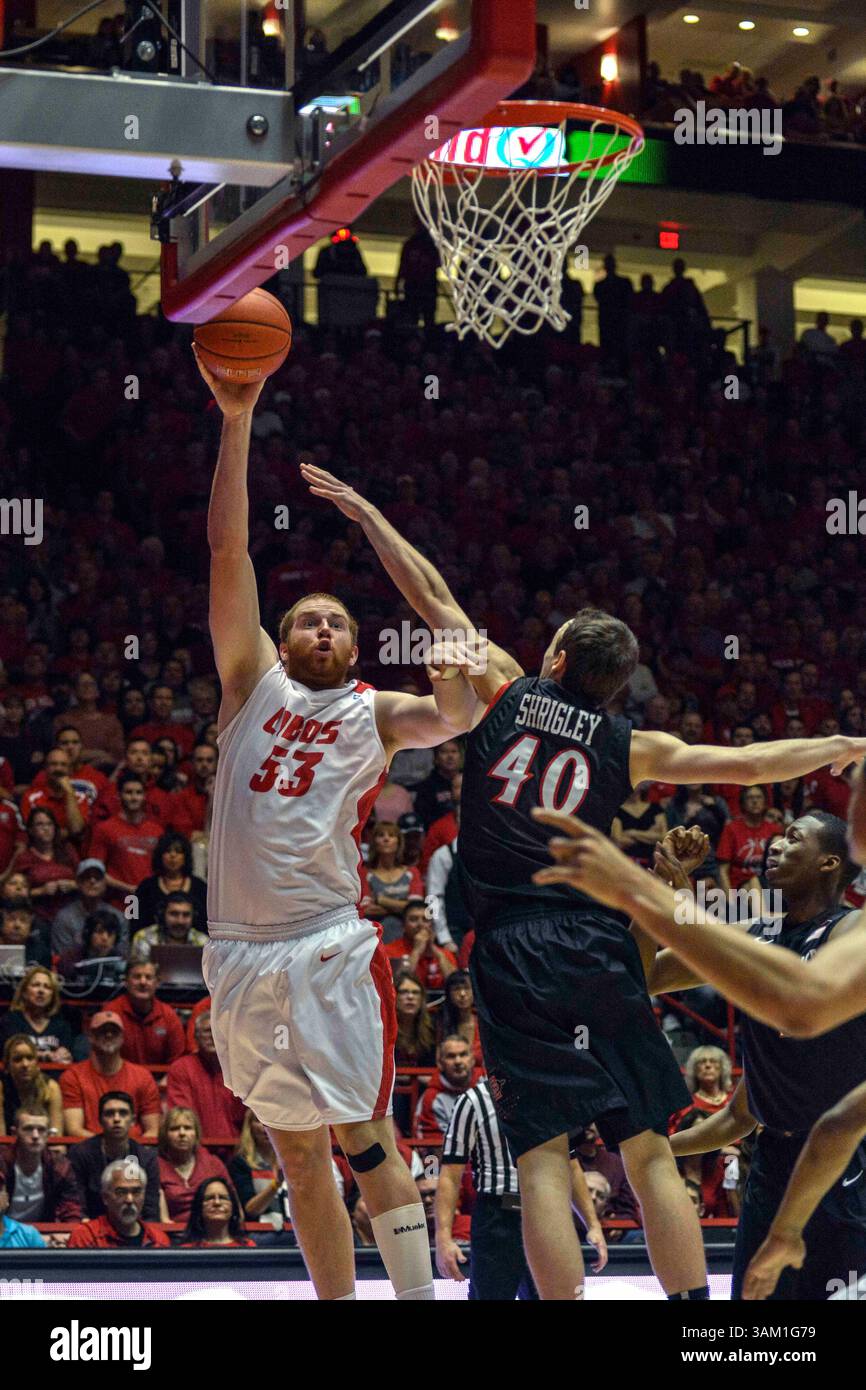 22. Februar 2014: New Mexico Lobos spielen Alex Kirk #53 in der zweiten Hälfte des NCAA Basketballspiels zwischen San Diego State Aztecs und University New Mexico Lobos in der Pit in Albuquerque, New Mexico. Lobos besiegte die Azteken von 58 bis 44. Credit Image © Lou Novick/Cal Sport Media(Credit Image: © Lou Novick/Cal Sport Media/ZUMAPRESS.com) Stockfoto