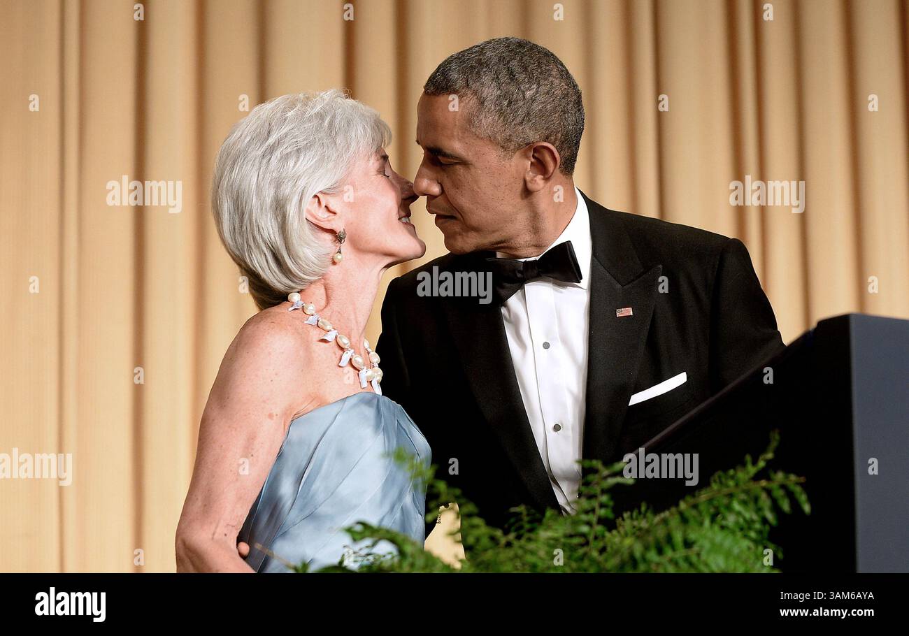 4. Mai 2014: Washington, District of Columbia, USA S - US-Präsident Barack Obama und die scheidende Gesundheitsministerin Kathleen Sebelius nehmen an der jährlichen Gala der Korrespondenten-Vereinigung des Weißen Hauses im Washington Hilton Hotel am 3. Mai 2014 in Washington, DC Teil. (Bild: © Prensa Internacional/ZUMAPRESS.com) Stockfoto