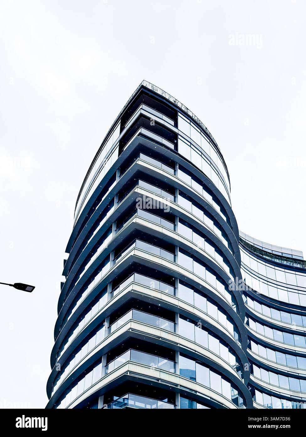 50 Electric Boulevard, Battersea, Battersea Power Station, Wandsworth, London - Smartphone-aufgenommenes Stockfoto