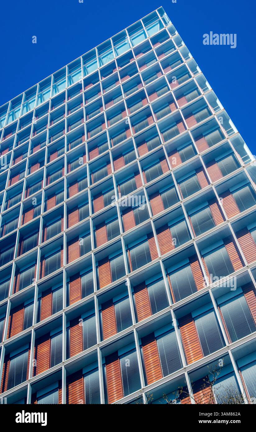 Modernes Hochhaus Stockfoto