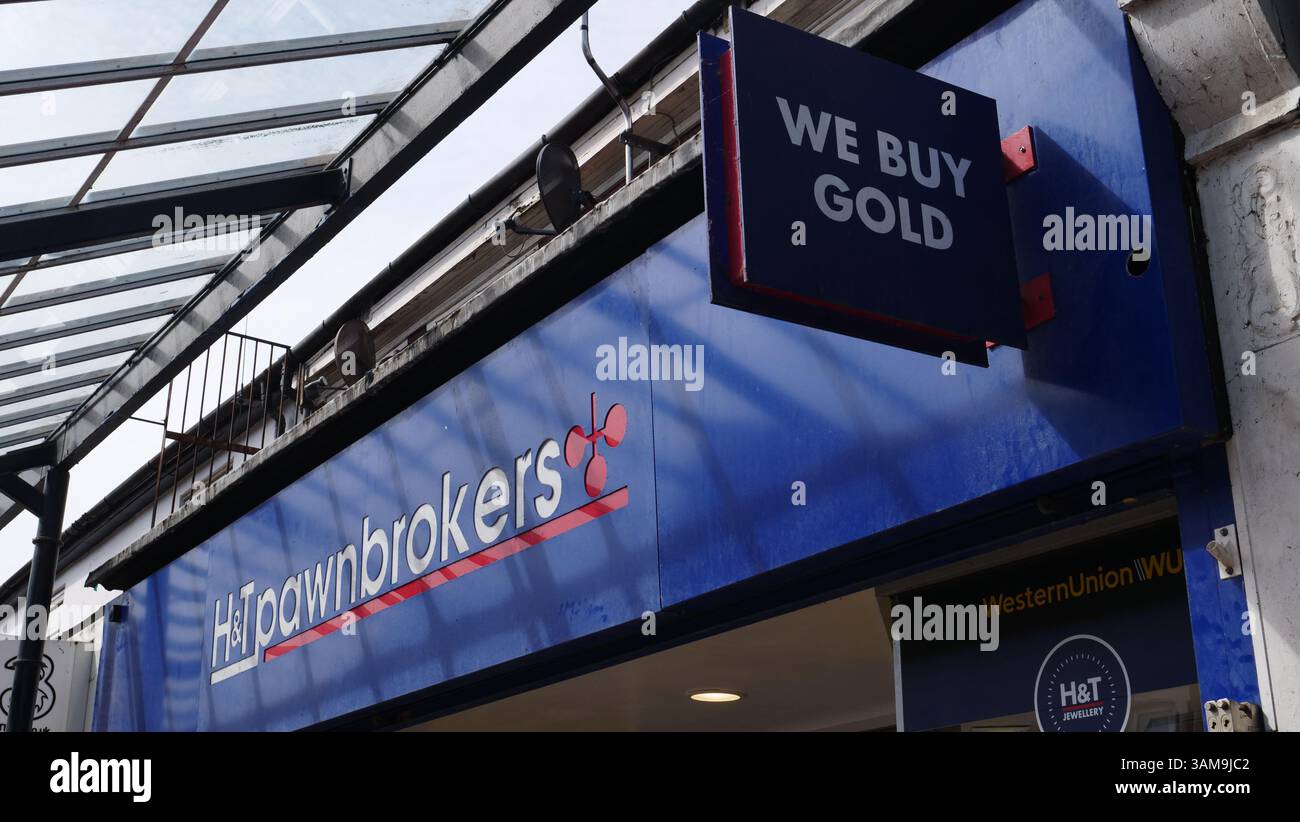 HT Pfandmakler in Eastleigh bieten an, Gold von der Öffentlichkeit zu kaufen. Stockfoto