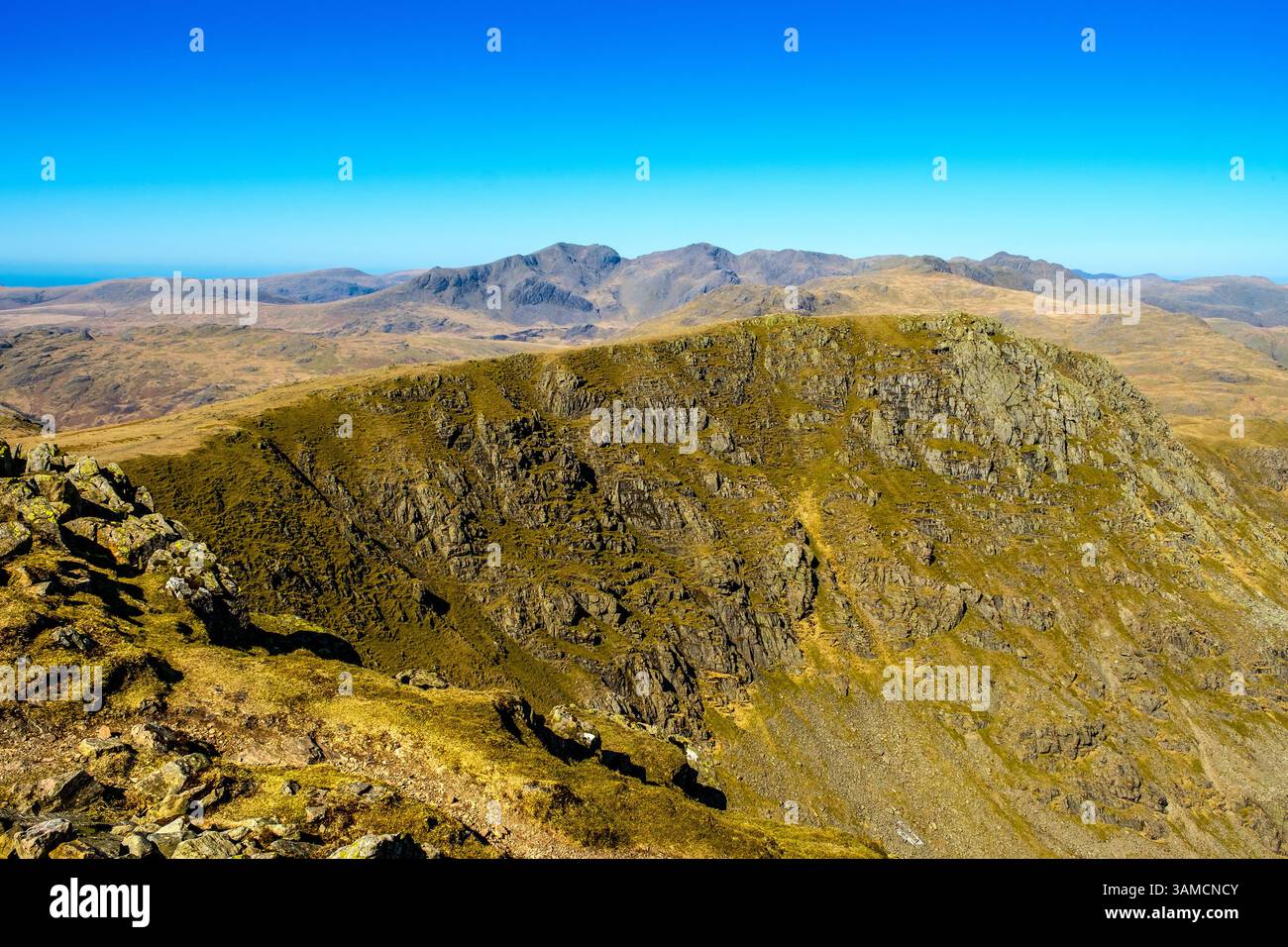 Die Scafell Mountains vom Gipfel des Swirl How, Lake District National Park, Cumbria, Stockfoto