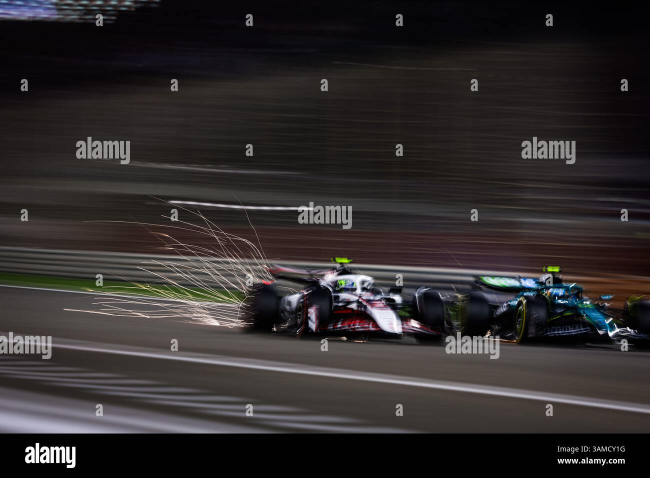 Obligatorischer Credit: Foto von FLORENT GOODEN/DPPI/Shutterstock (15251011 Uhr)87 BEARMAN 'Ollie' Oliver (gbr), Haas F1 Team VF-25 Ferrari, Action während des Formel-1-Golfturniers Bahrain 2025, 4. Runde der FIA Formel-1-Weltmeisterschaft 2025 vom 11. Bis 13. April 2025 auf dem Bahrain International Circuit, in Sakhir, Bahrain - Foto Florent Gooden/DPPI F1, Bahrain, GRAND PRIR, Bahrain, 13. April 2025, Bahrain. April 2025 Stockfoto