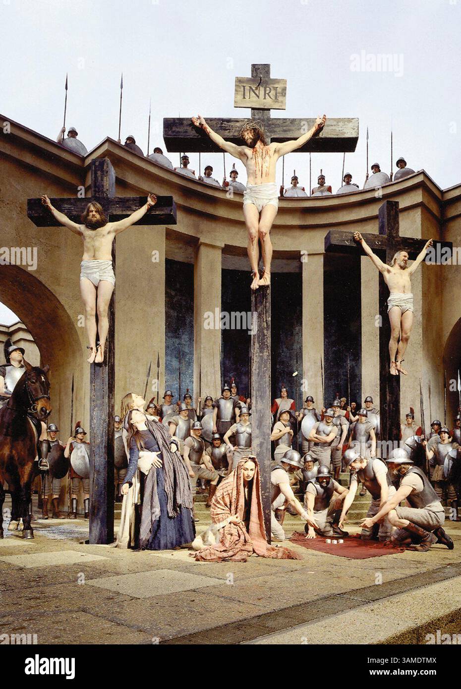 26. Juni 2000 - USA - KRT TRAVEL STORY SLUGGED: PASSIONPLAY KRT FOTO VON BRIGITTE MARIA MAYER/GENEINDE OBERAMMAEGAU VIA CHICAGO TRIBUNE (KRT9 - 26. Juni) jedes Jahrzehnt führt die Stadt Oberammergan, Deutschland, ein Passionsspiel mit dem Titel „Tragödie der Passion“ auf, das seit 1634 in der Stadt aufgeführt wird. Das Drehbuch wurde erstmals seit 1860 geändert. (TB) AP PL KD BL 2000 (Vert) (gsb) (Kreditbild: © Chicago Tribune/mct/ZUMAPRESS.com) Stockfoto