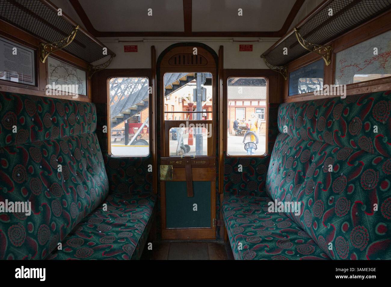 Ein Personenwagen der dritten Klasse auf der Bluebell Railway, East Sussex, Großbritannien Stockfoto