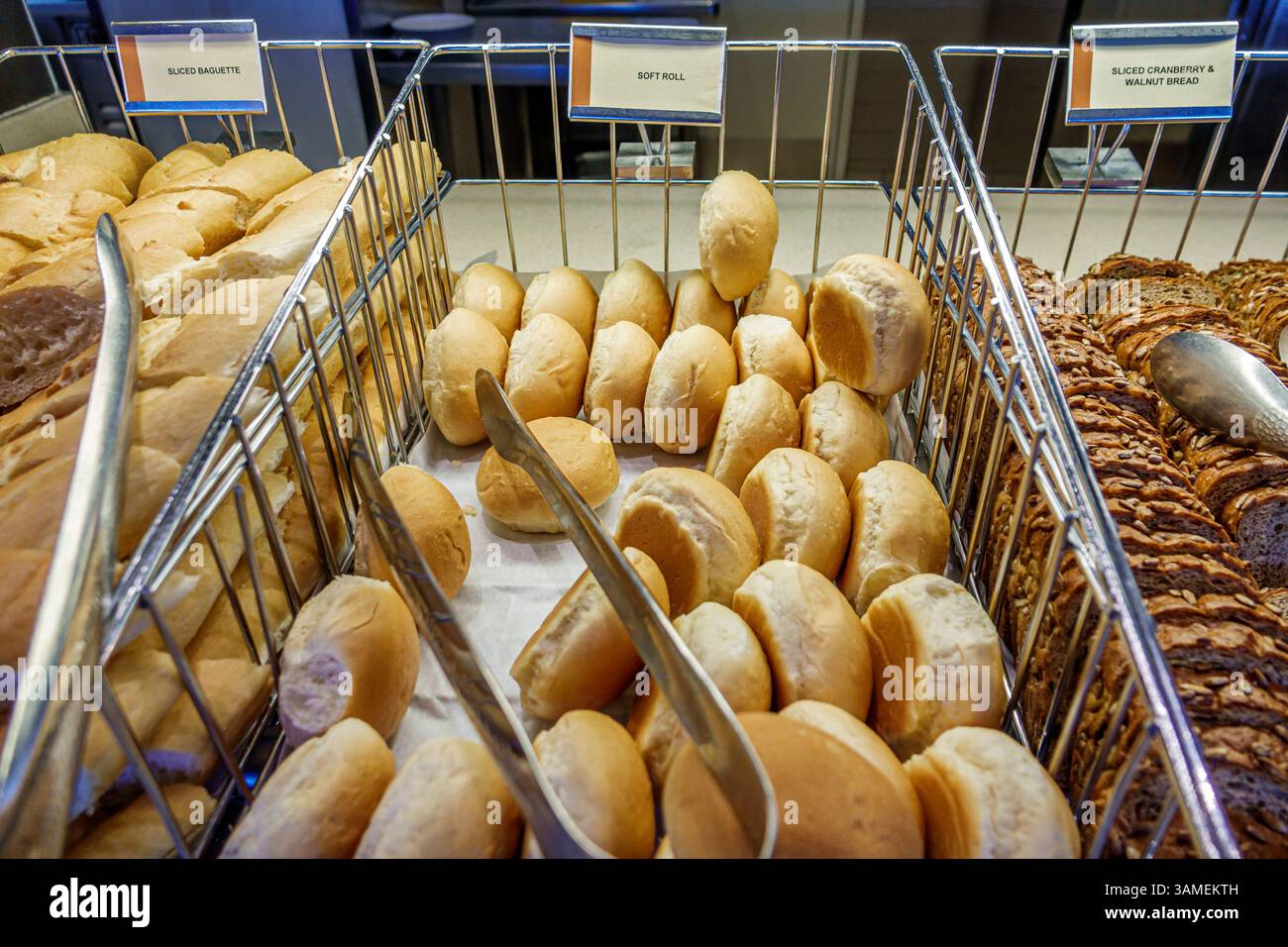 Bahamas, Norwegian Cruise Line NCL Breakaway Schiff 11-tägige Route in der östlichen Karibik, an Bord im Inneren, das Garden Cafe Buffet Restaurant, Selbstbedienung Stockfoto