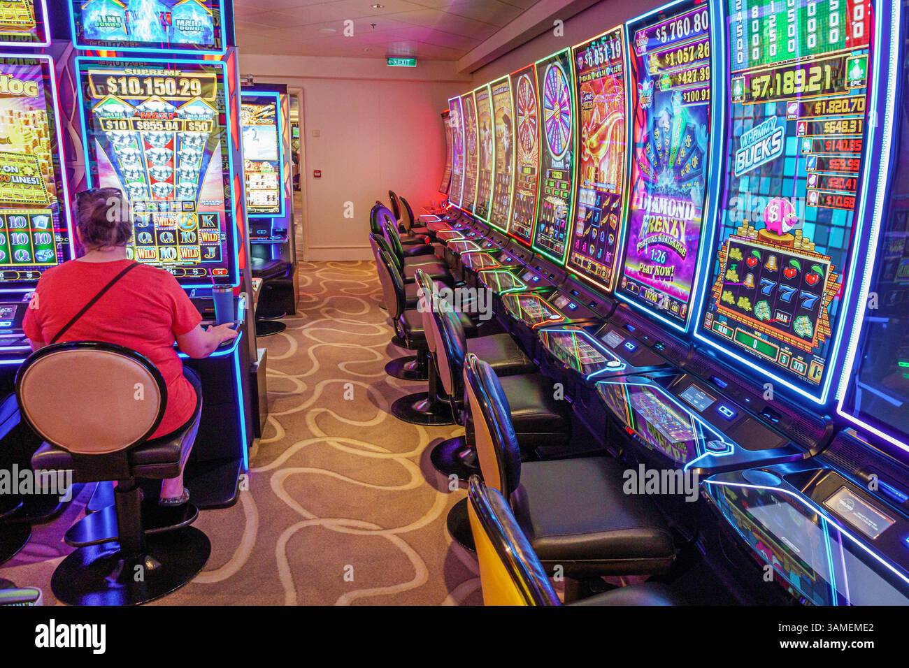 Bahamas, Norwegian Cruise Line NCL Breakaway Schiff 11-tägige Route in der östlichen Karibik, an Bord im Inneren, Spielkasino, Breakaway CAS Stockfoto