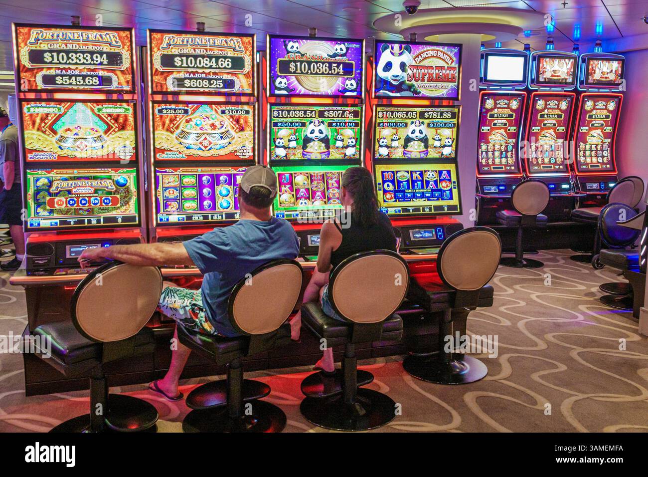 Bahamas, Norwegian Cruise Line NCL Breakaway Schiff 11-tägige Route in der östlichen Karibik, an Bord im Inneren, Spielkasino, Breakaway CAS Stockfoto