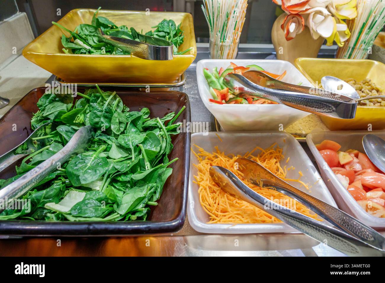 Great Stirrup Cay die Bahamas, Norwegian Cruise Line NCL Breakaway Schiff 11-tägige Route in der östlichen Karibik, an Bord im Inneren, Garden Cafe Buff Stockfoto