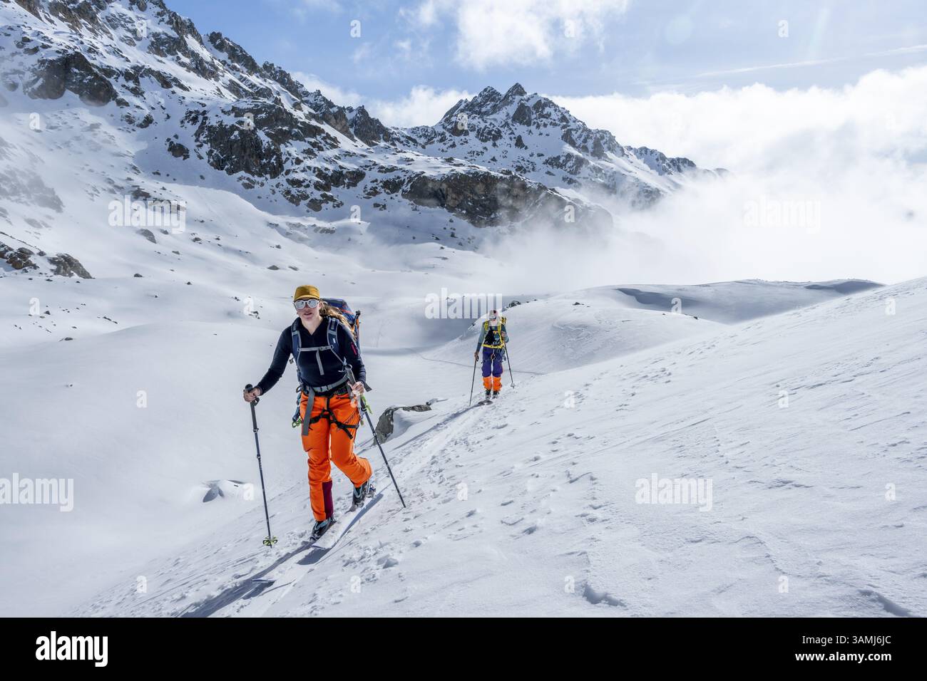 Skitouren auf der Buendner Haute Route, Albula Alpen im Winter, Rhätische Alpen, Graubünden, Ostschweiz, Schweiz, Europa Stockfoto