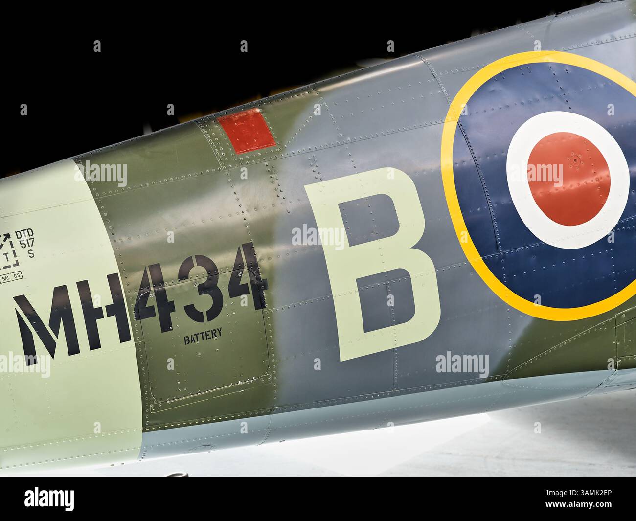 Spitfire Mk1X MH 434 Jagdflugzeug im british Imperial war Museum, Duxford Airfield, England. Stockfoto