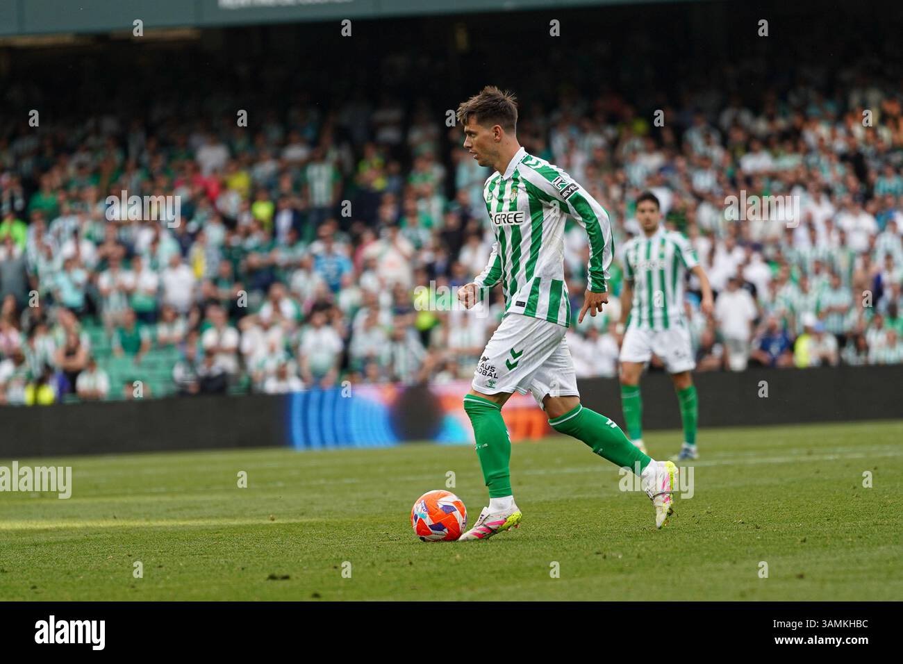 Giovani Lo Celso (Real Betis) während des LaLiga-Spiels zwischen Real Betis und Villarreal CF, am 13. April 2025 bei Benito Villamarin in Sevilla Stockfoto