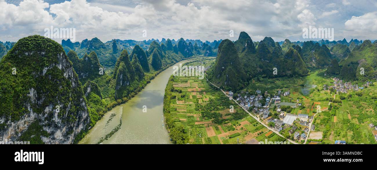 Luftaufnahme der Guilin Mountains, China Stockfoto