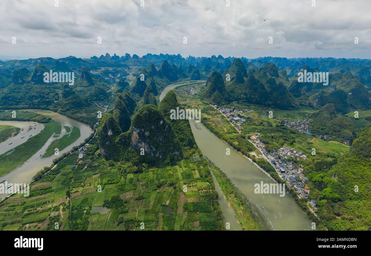 Luftaufnahme der Guilin Mountains, China Stockfoto