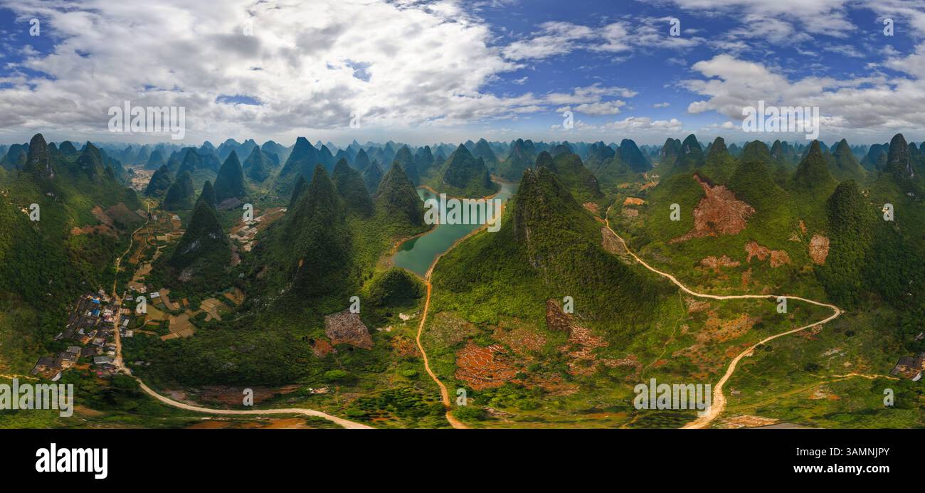 Panoramablick auf die Guilin Mountains, China Stockfoto