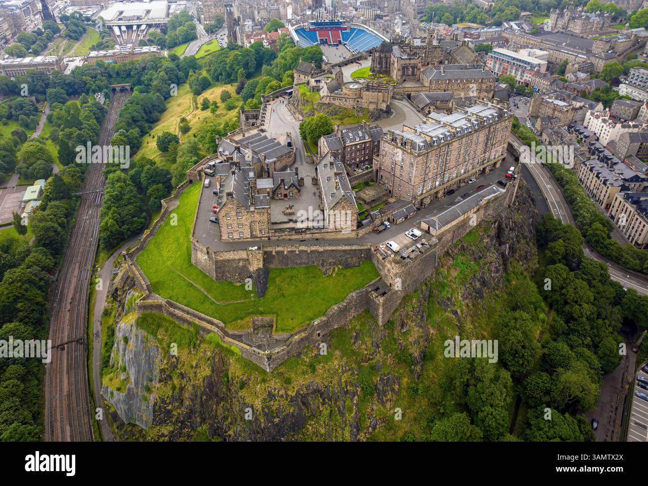 Luftaufnahme von Edinburgh Castle, The Exchange, Edinburgh, Schottland. Stockfoto