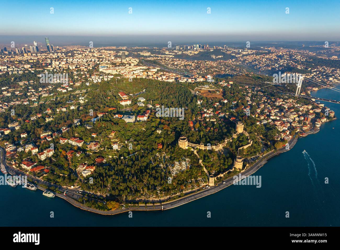 Luftaufnahme der Festung Rumeli am Bosporus, Istanbul, Türkei. Stockfoto