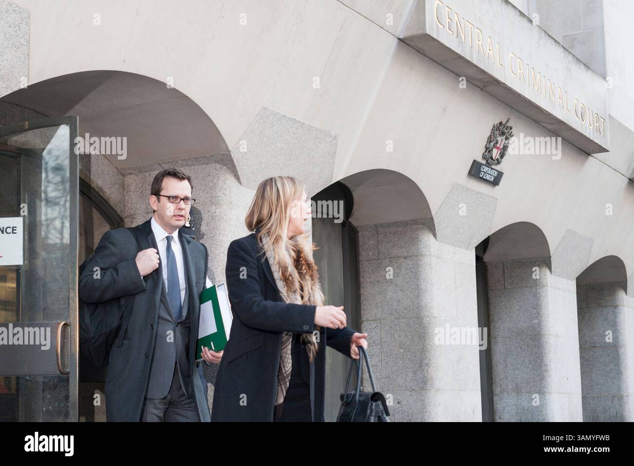 5. März 2014 – London, England, Vereinigtes Königreich – ANDY COULSON verlässt das Old Bailey in London, nachdem ein weiterer Tag beim Telefonhacking-Prozess zu Ende gegangen ist. (Bild: © Lee Thomas/ZUMA Wire/ZUMAPRESS.com) Stockfoto