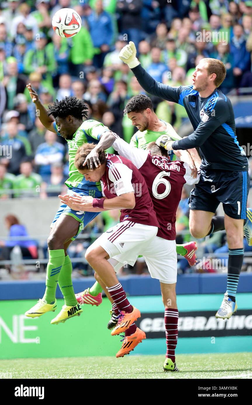 April 2014. . Colorado Rapids Torhüter Clint Irwin #1 schlägt den Ball gegen Seattle Sounders FC im CenturyLink Field in Seattle, WA. . Seattle Sounders FC besiegt die Colorado Rapids 4 - 1.George Holland / Cal Sport Media(Bild: © George Holland/Cal Sport Media/ZUMAPRESS.com) Stockfoto