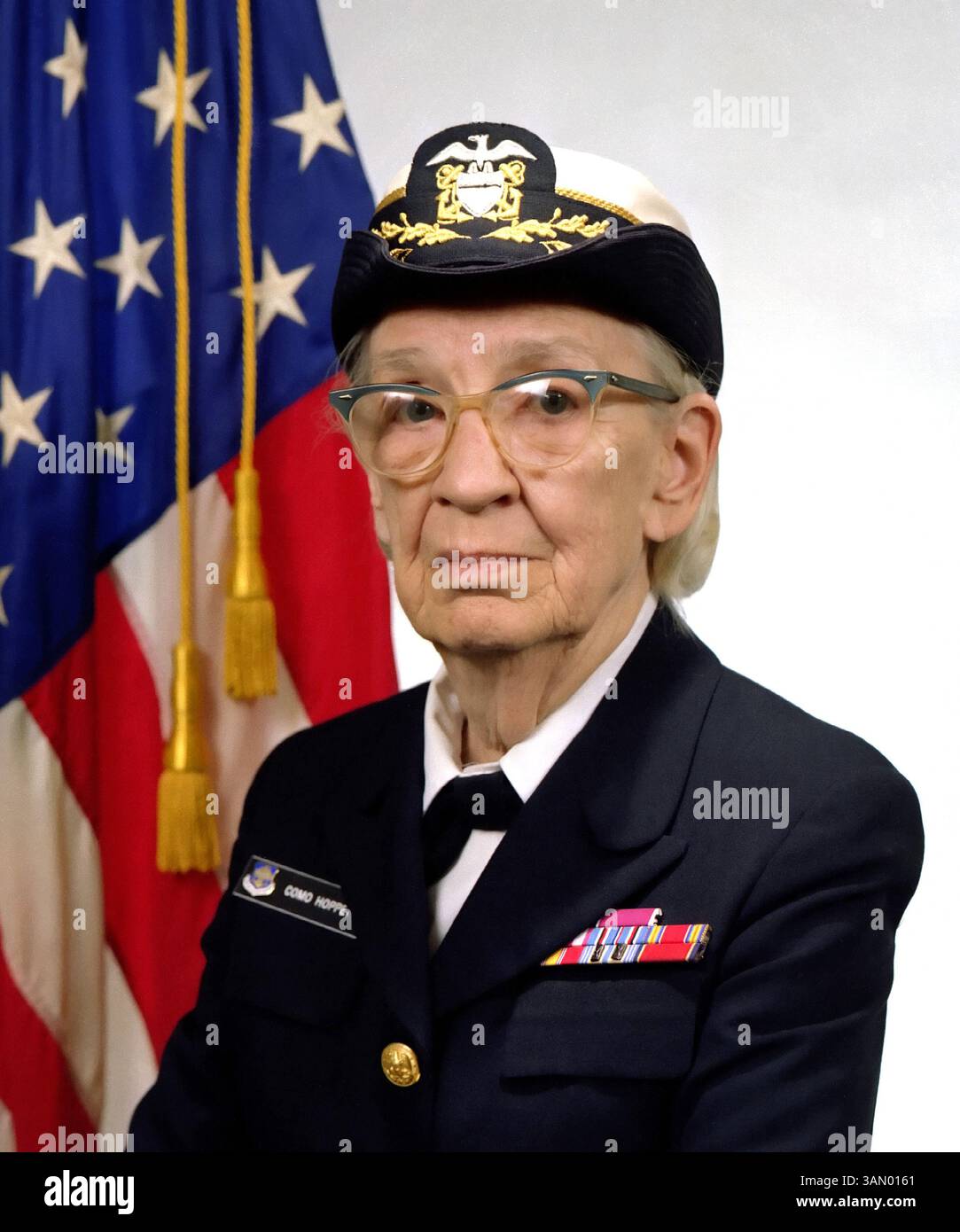 Grace Hopper. Porträt der US-amerikanischen Computerwissenschaftlerin, Mathematikerin und Konteradmiral der United States Navy, Grace Brewster Hopper (geb. Murray, 1906–1992), offizielles Porträt, 1984 Stockfoto