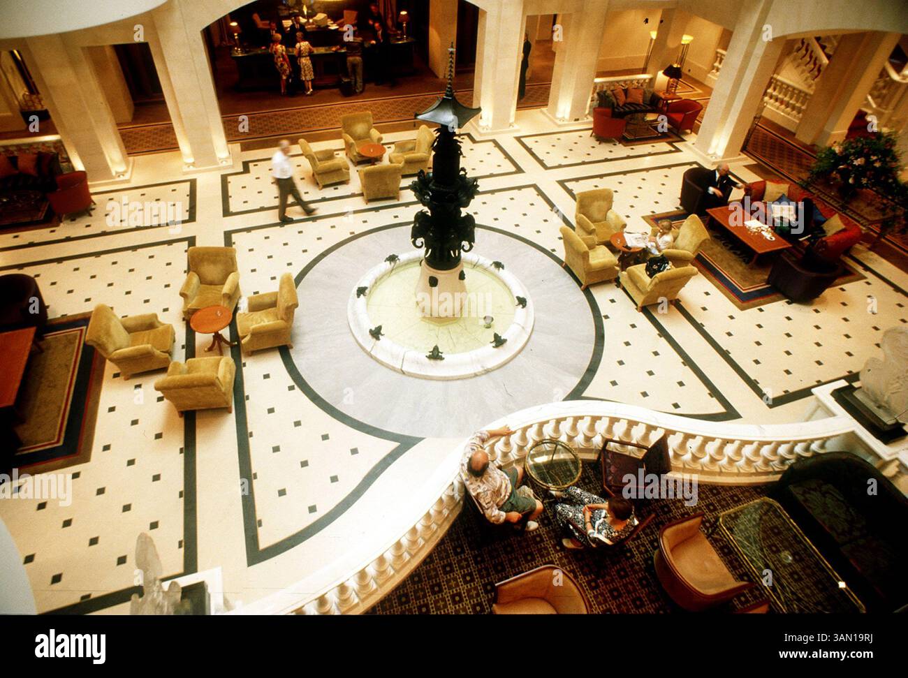 15. Juni 1997 - die Hauptlobby des Hotels Adlon in Berlin. (Leonard Ortiz/Orange County Register/MCT) (Kreditbild: © Leonard Ortiz/MCT/ZUMAPRESS.com) Stockfoto