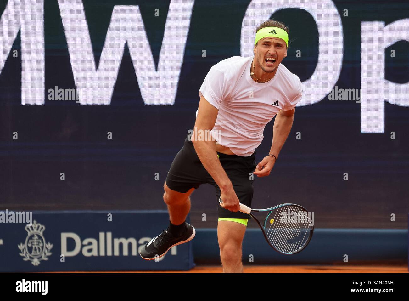 München, Deutschland. April 2025. Alexander Zverev (Deutschland), GER, BMW Open by Bitpanda, Alexander Zverev (Deutschland) vs. Alexandre Muller (FRA), Tennis, ATP 500, Herren, 14.04.2025, Foto: Eibner-Pressefoto/Jenni Maul Credit: dpa/Alamy Live News Stockfoto