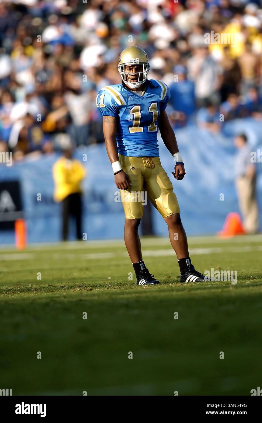 7. Oktober 2006: Dennis Keyes von der UCLA während des Pac 10 Spiels zwischen den Arizona Wildcats und den UCLA Bruins im Rose Bowl in Pasadena, KALIFORNIEN (Bild: © John Green/Cal Sport Media) Stockfoto