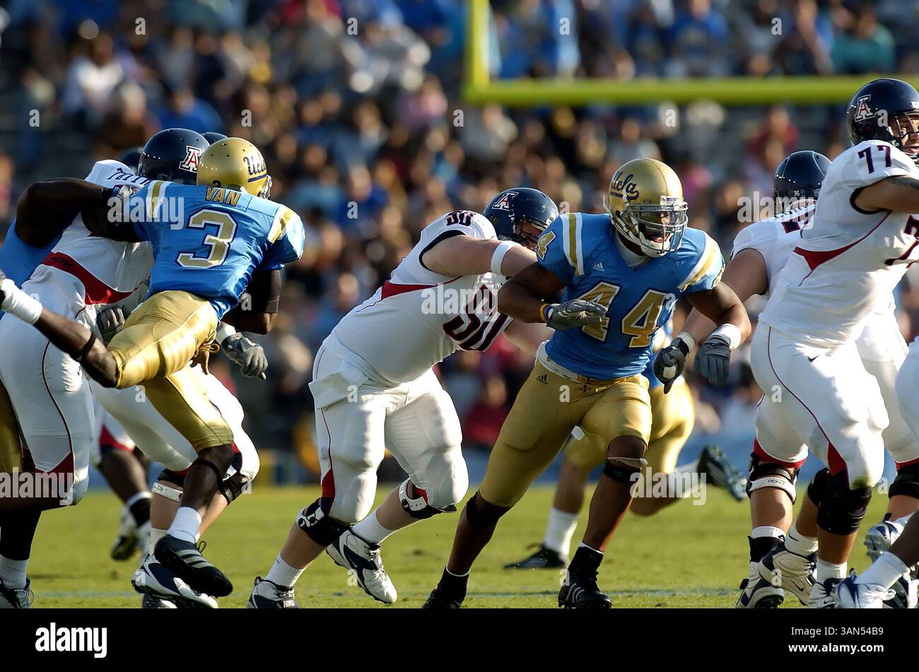 7. Oktober 2006: Bruce Davis (44) während des Pac 10-Spiels zwischen den Arizona Wildcats und den UCLA Bruins im Rose Bowl in Pasadena, KALIFORNIEN (Credit Image: © John Green/Cal Sport Media) Stockfoto