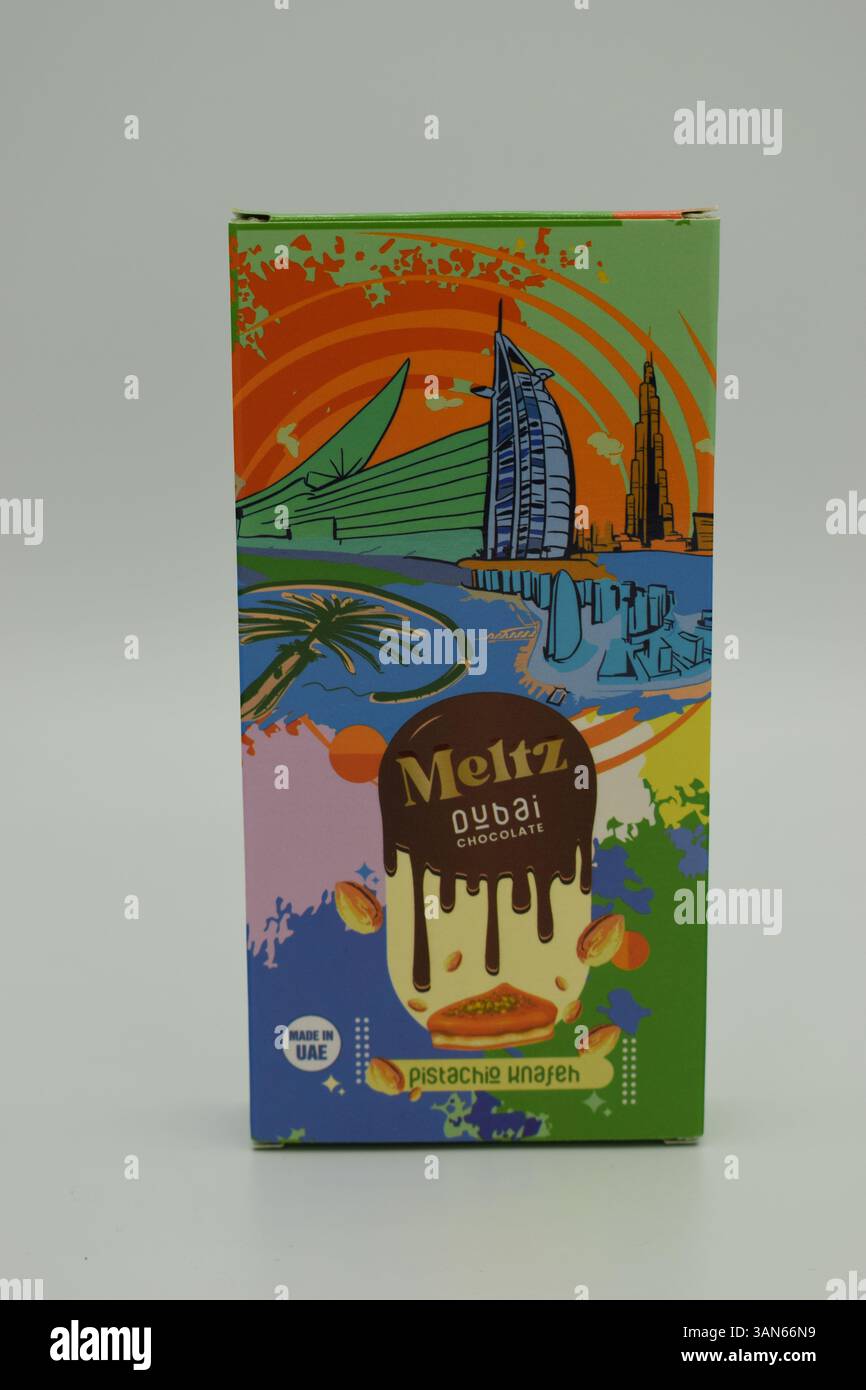 Eine Tafel Meltz Dubai Schokolade, hergestellt in den Vereinigten Arabischen Emiraten. Stockfoto
