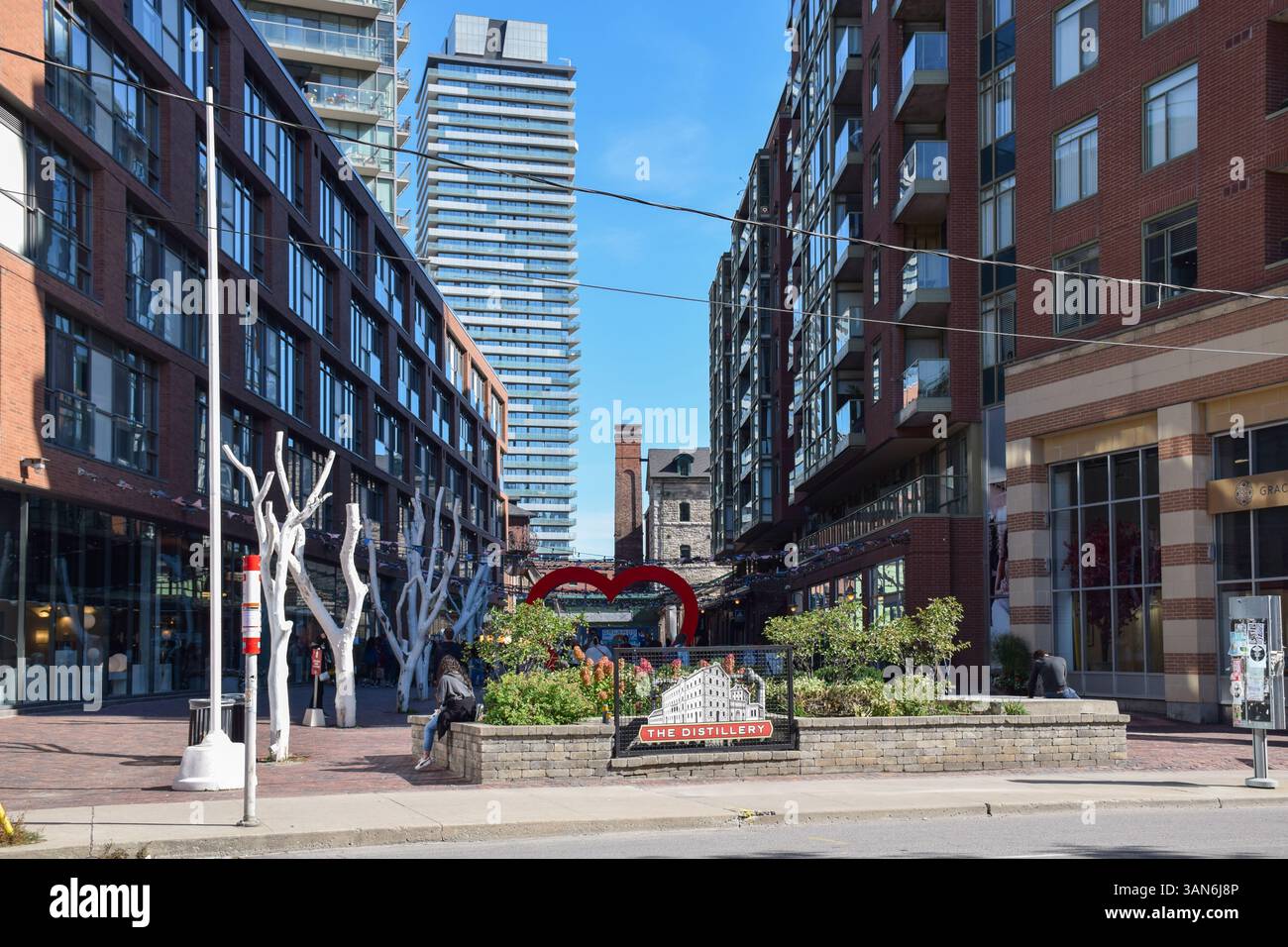 Eintritt zum Historic Distillery District in der Innenstadt von Toronto am 5. Oktober 2024 Stockfoto