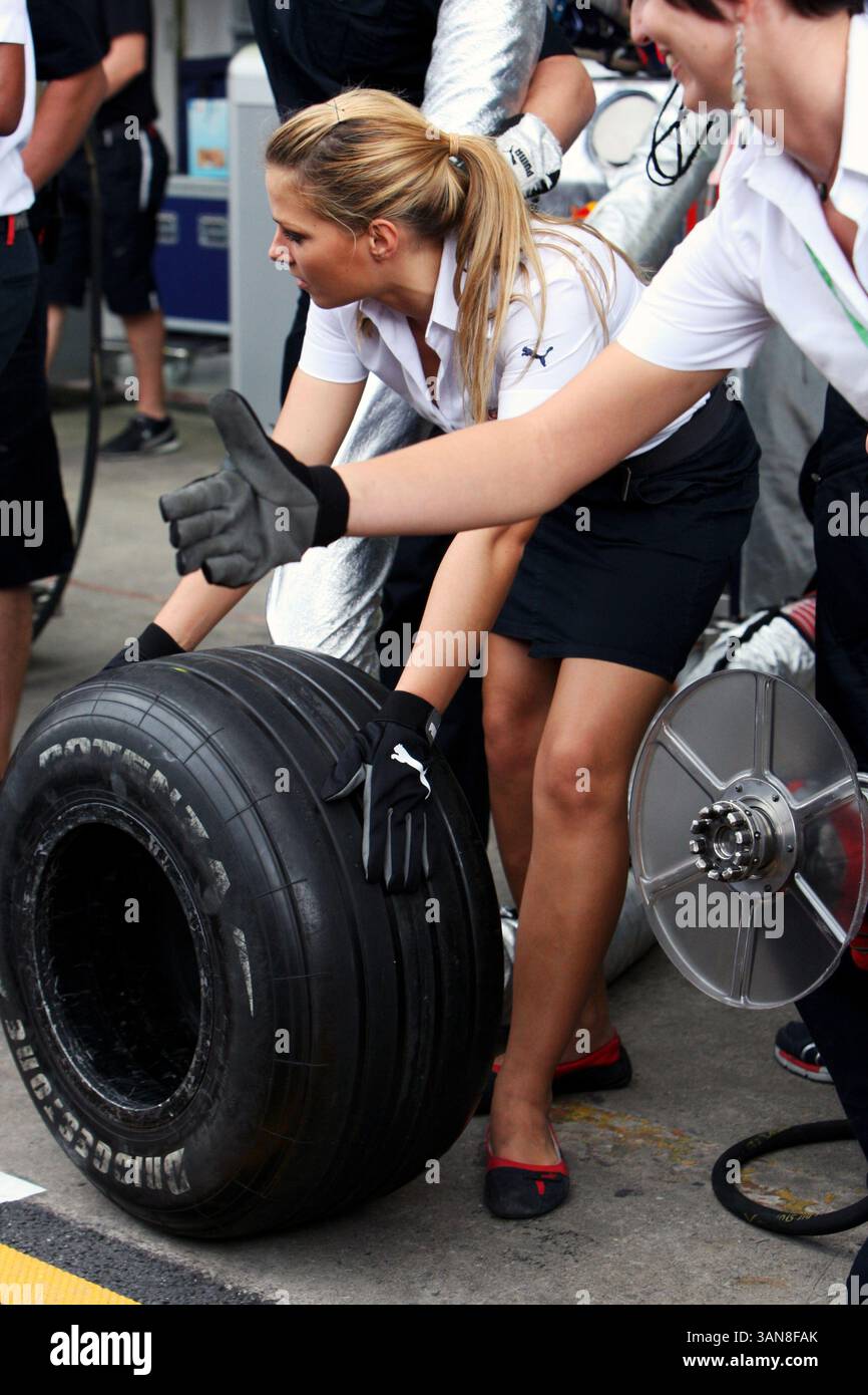 Red Bull Racing Boxenstopp Training...Formel-1-Weltmeisterschaft, Rd 18, brasilianischer Grand Prix, Vorbereitungen, Interlagos, Sao Paulo, Brasilien, Donnerstag, 30. Oktober 2008. Stockfoto