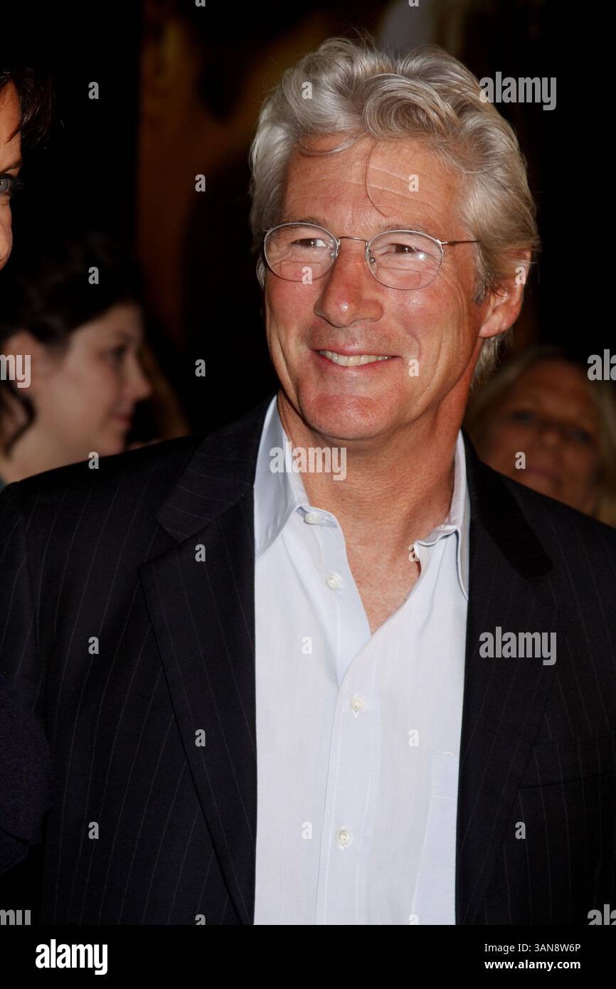 September 2008. New York City . Schauspieler Richard Gere nimmt an der Premiere „Nights in Rodanthe“ Teil, die am 23. September 2008 im Ziegfeld Theatre in New York City stattfand (Foto: © Sharkpixs/ZUMA Press) Stockfoto