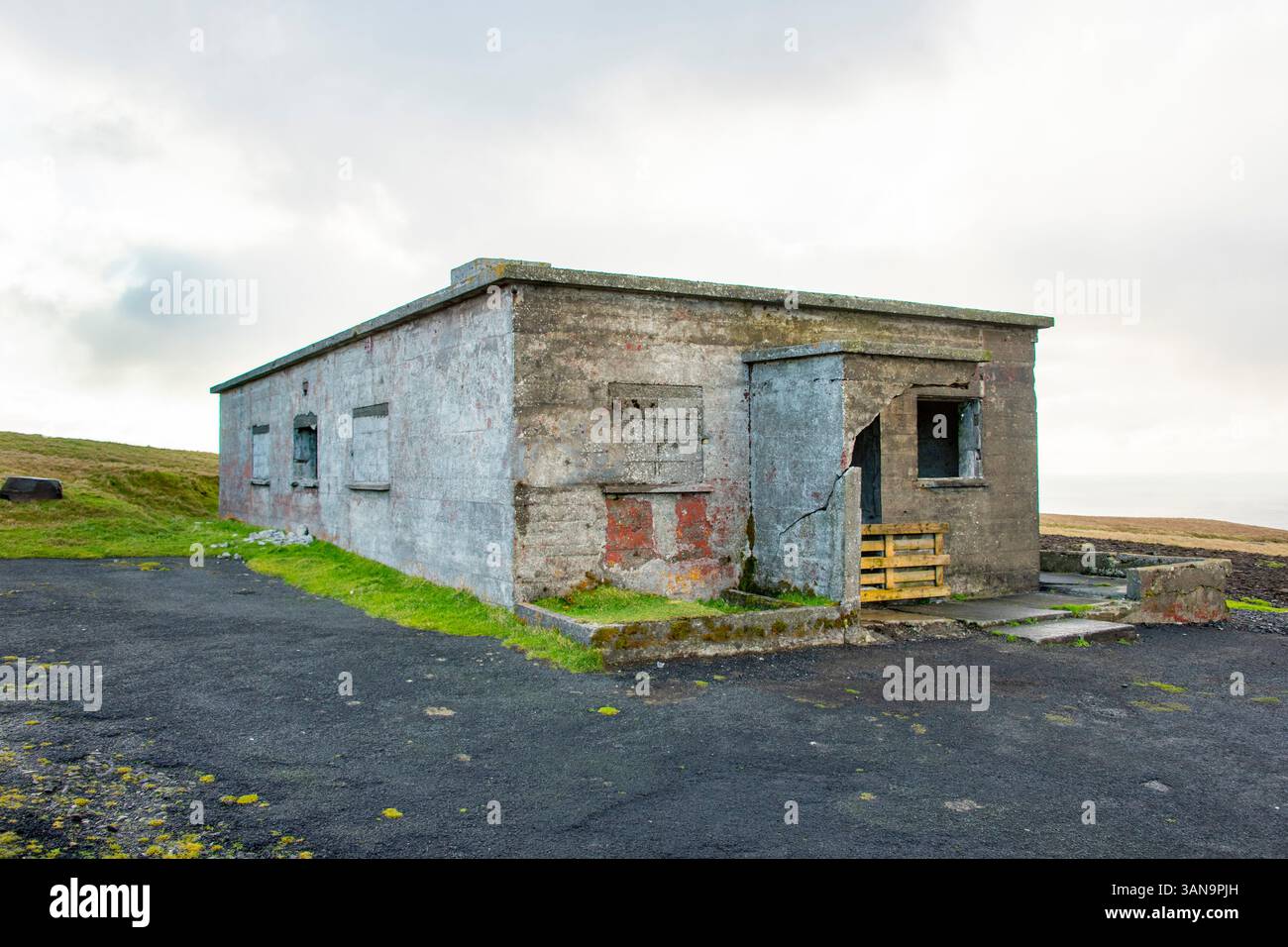 Verlassene Station für Langstreckennavigation - Färöer Inseln Stockfoto Verlassene Station für Langstreckennavigation - Färöer Inseln Stockfoto