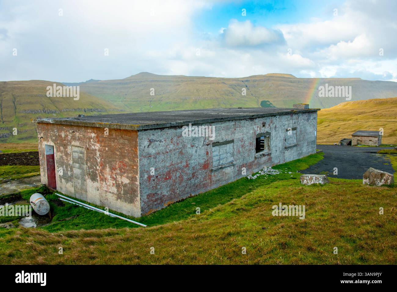 Verlassene Station für Langstreckennavigation - Färöer Inseln Stockfoto Verlassene Station für Langstreckennavigation - Färöer Inseln Stockfoto