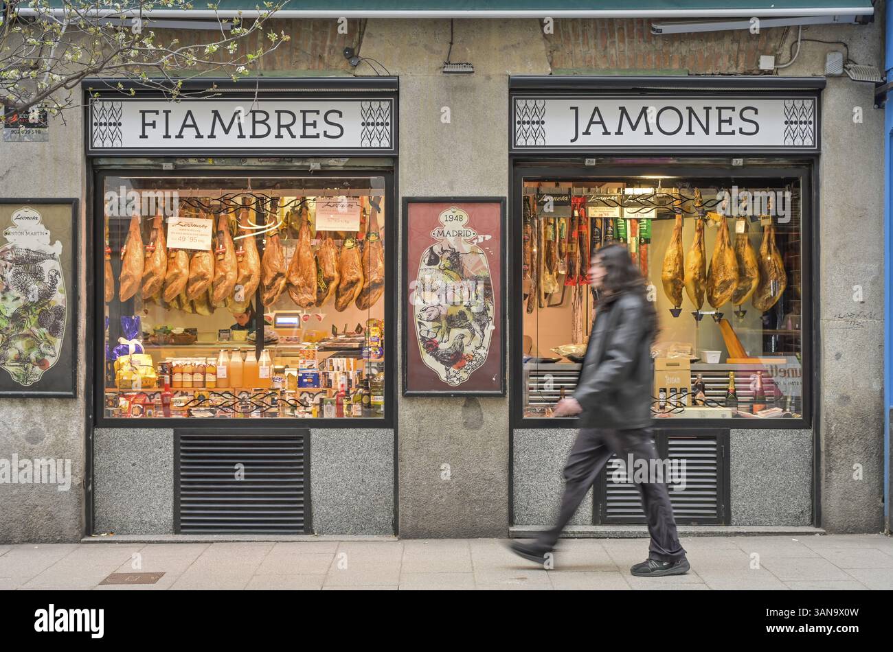La Leonesa, Bar mit Räucherschinken, Calle de Santa Isabel, Madrid, Spanien, Europa Stockfoto