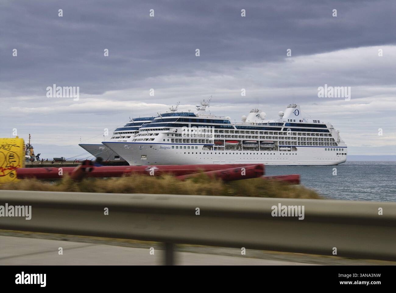 Kreutzfahrtschiffe, Patagonien bei Punta Arenas, Region de Magallanes y de la Antartica Chilena, Chile, Punta Arenas, Chile, Südamerika Stockfoto