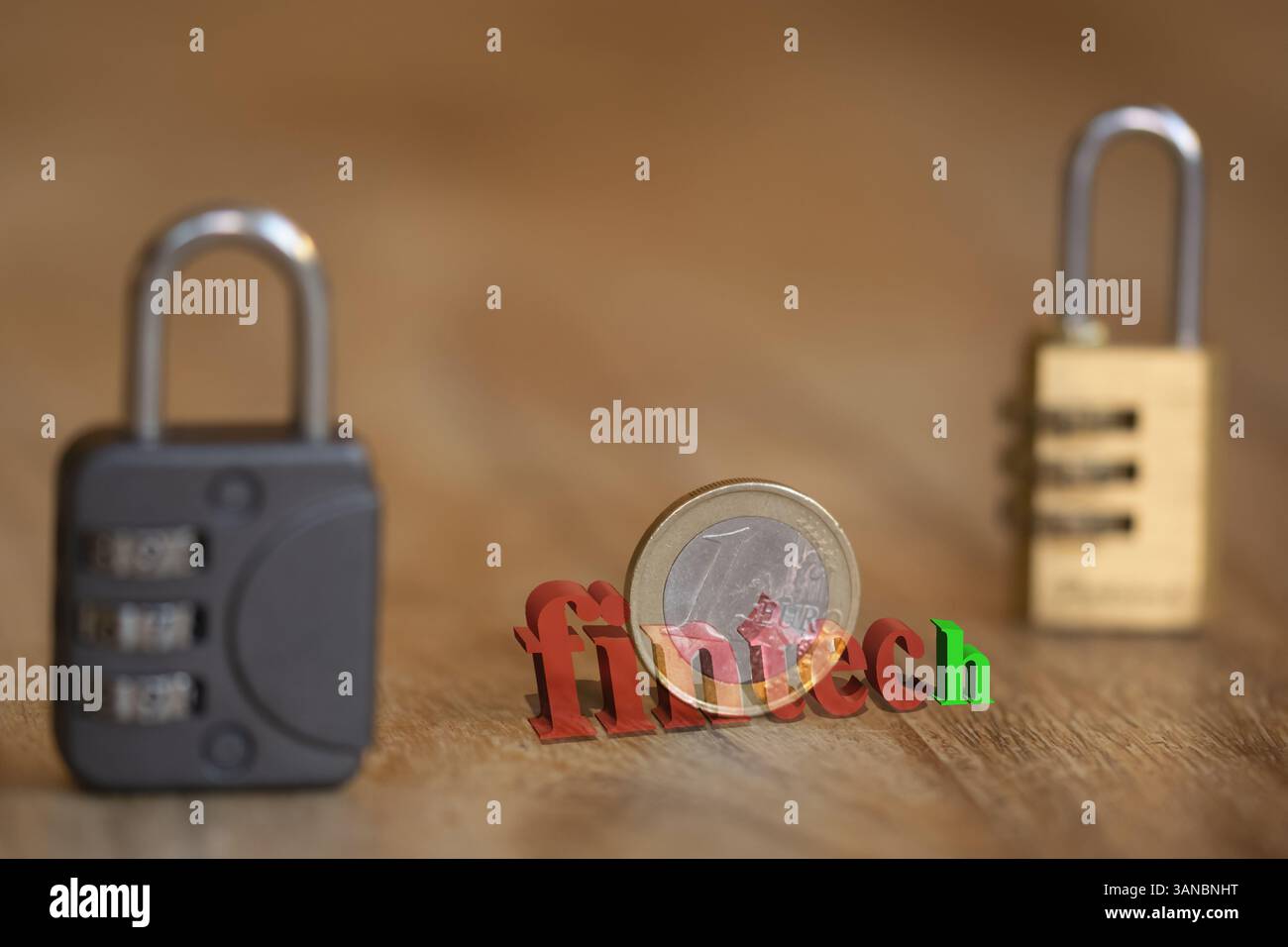 Finanzielle Sicherheit über die Zeit mit zwei Kombinationsschlössern Stockfoto