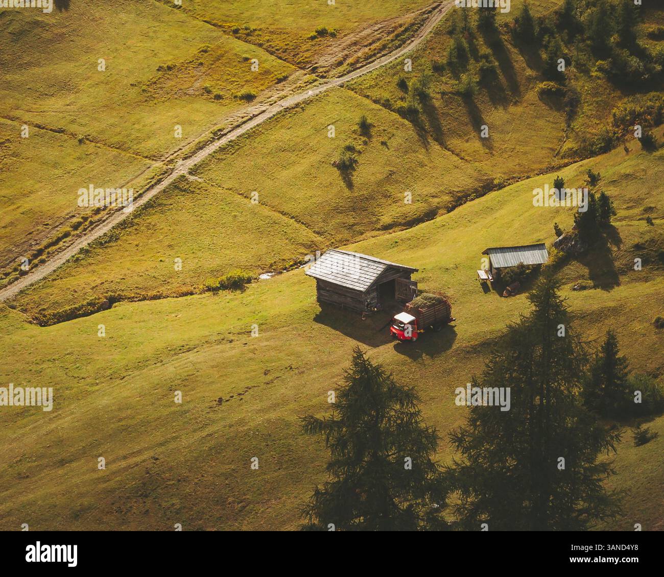 Luftaufnahme eines Gartenwagens, Alta Badia, Italien. Stockfoto