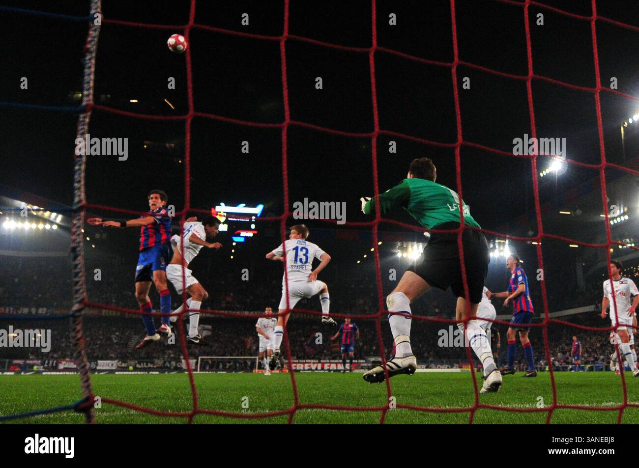 24. März 2010: Beim Spiel der Axpo League im St. Jacob Park in Basel kämpft der FC Basel gegen den FC Zürich. Das Spiel endete mit 4:1. (Bild: © John Middlebrook/Cal Sport Media/ZUMApress.com) Stockfoto