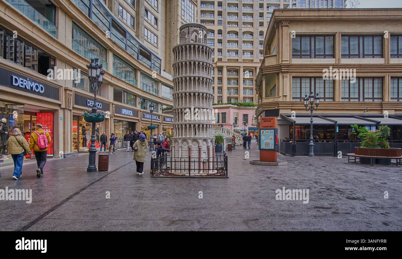 Venezia Mega Outlet Mall ist ein Einkaufszentrum im Stadtteil Beylikdüzü in Istanbul, Türkei. Eines der größten Einkaufszentren der Stadt Stockfoto