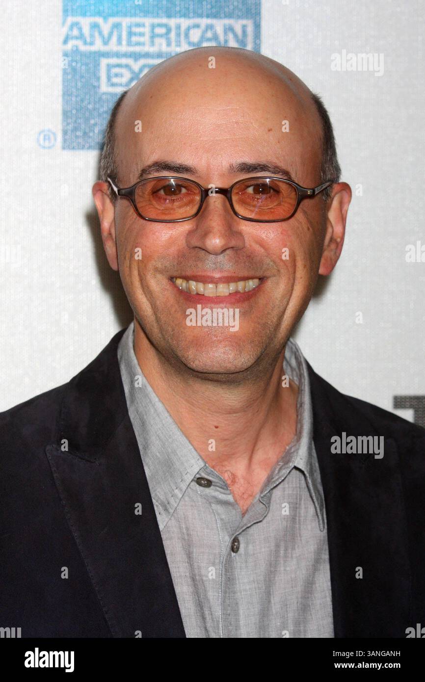 24. April 2010 – New York, New York, USA – der Schriftsteller und Regisseur RICHARD LEVINE kommt am 24. April 2010 zur Premiere von „Every Day“ im BMCC/TPAC Theater in New York City. 2010...K64661HMc.(Bild: © Henry McGee/Globe Photos/ZUMApress.com) Stockfoto