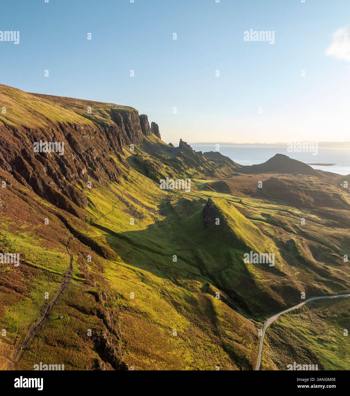 Luftaufnahme von Quiraing, Portree, Schottland. Stockfoto