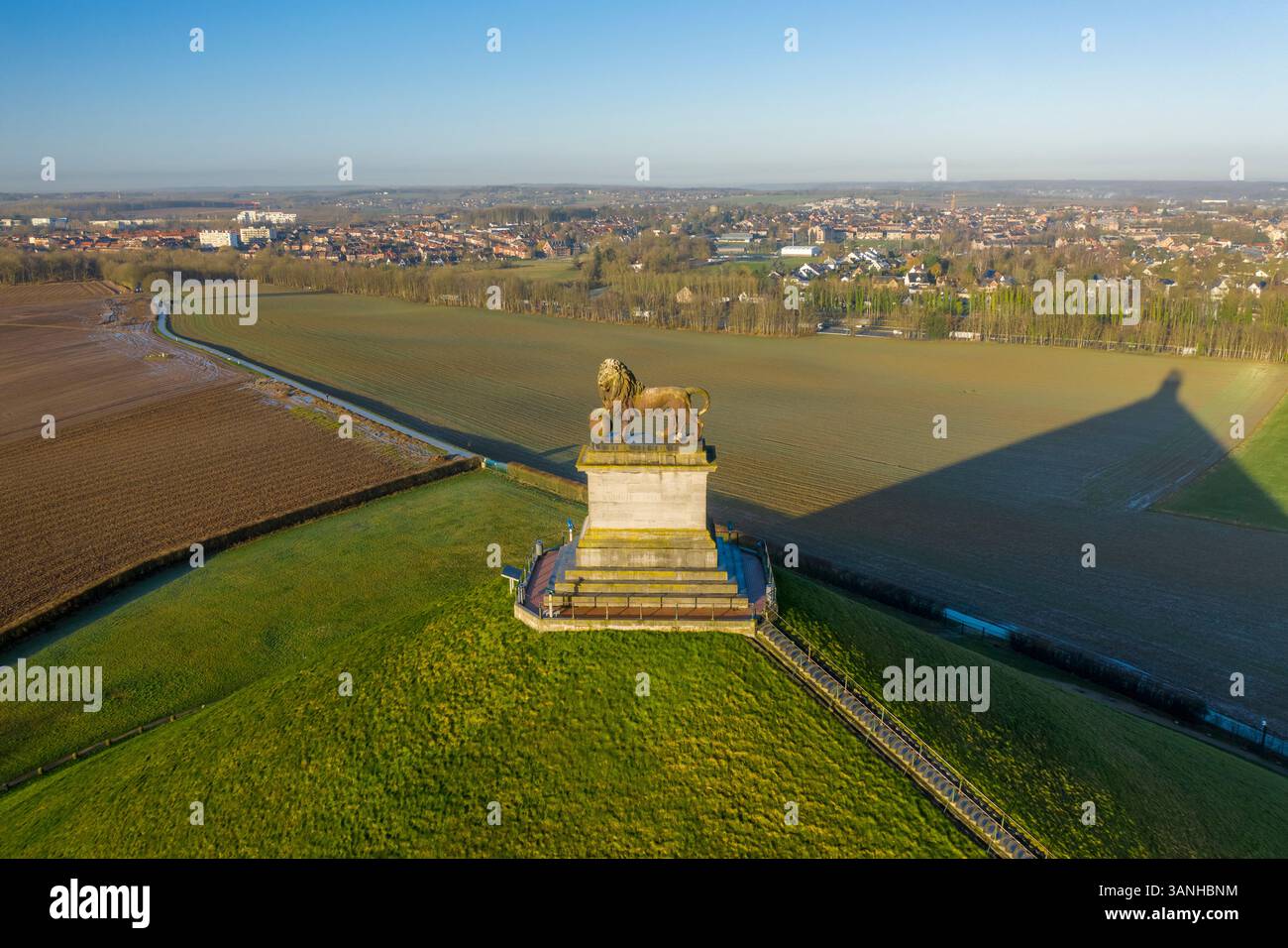 Luftaufnahme des Waterloo war Memorial Monument (Memorial de la Bataille) in einem öffentlichen Park, Braine-l'Alleud, Belgien. Stockfoto