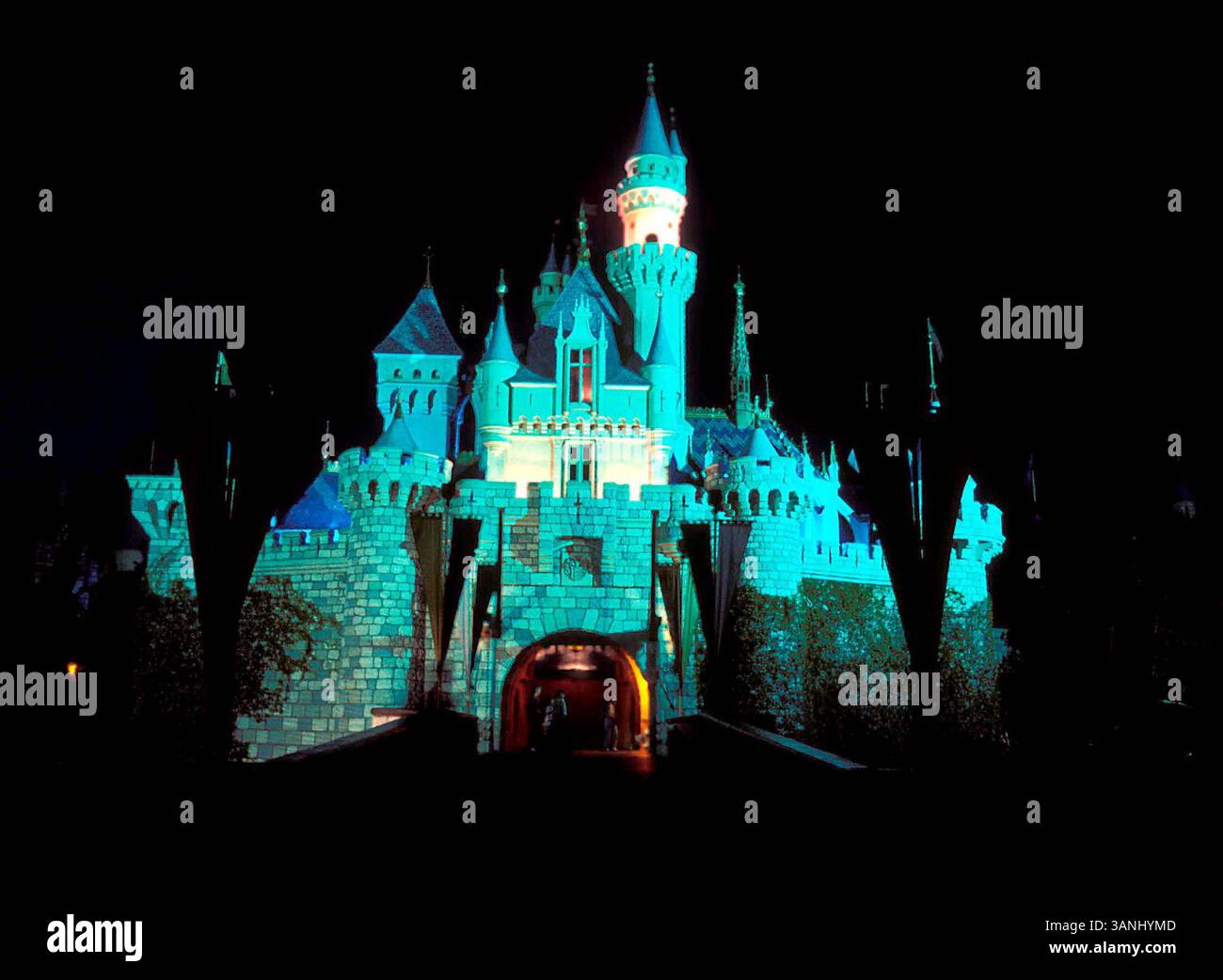 NOVEMBER 2004 - 2009497/894/2546. SCHLOSS FÜR SCHLAFSCHÖNHEITEN. DISNEY LAND, CA. CINDY MCINTYRE/ DISNEYWARS(Kreditbild: © Globe Photos/ZUMAPRESS.com) Stockfoto