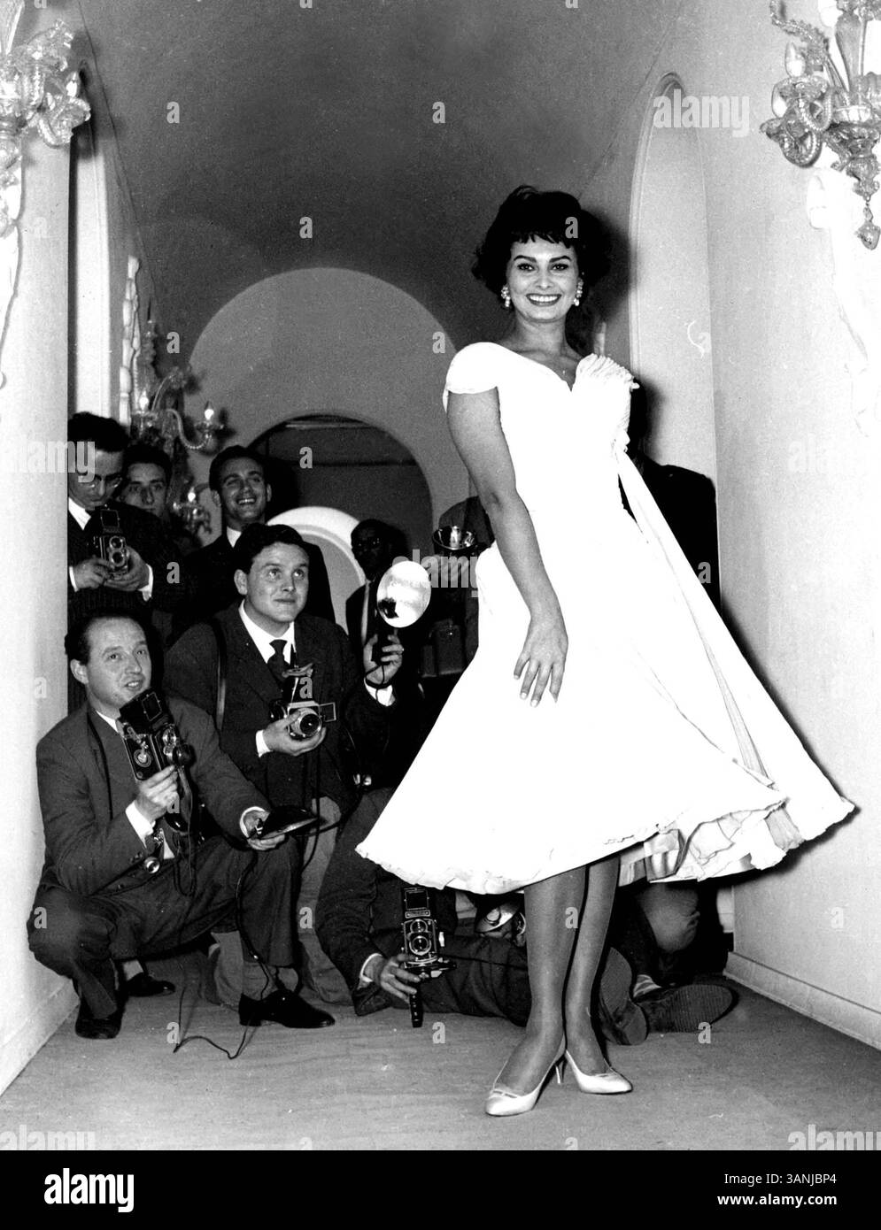 Sophia loren 1955 -Fotos und -Bildmaterial in hoher Auflösung – Alamy