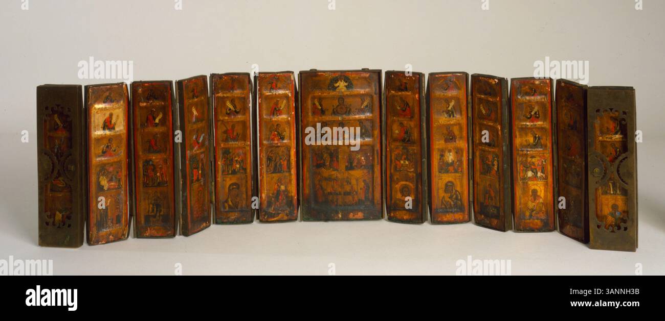 In der Albright-Knox Art Gallery Fine Art Collection ist eine meistzugängliche Reproduktion eines Kunstwerks in Publikationsqualität erhältlich. Das Bild ist nicht Eigentum der Albright-Knox Art Gallery. Für die Verwendung muss die Erlaubnis des ursprünglichen Erstellers eingeholt werden. Bei Fragen wenden Sie sich bitte an die Abteilung für digitale Medien in der Albright-Knox Art Gallery. Unbekannte russische Daten unbekannt Miniatur Reisender Ikonostase, ca. 1600-1699 Öl auf Holzplatte in Kupferbindungen Unterstützung: 7 x 28 Zoll (17,78 x 71,12 cm) Collection Albright-Knox Art Gallery, Buffalo, New York Bequest von A. Conger Goody Stockfoto